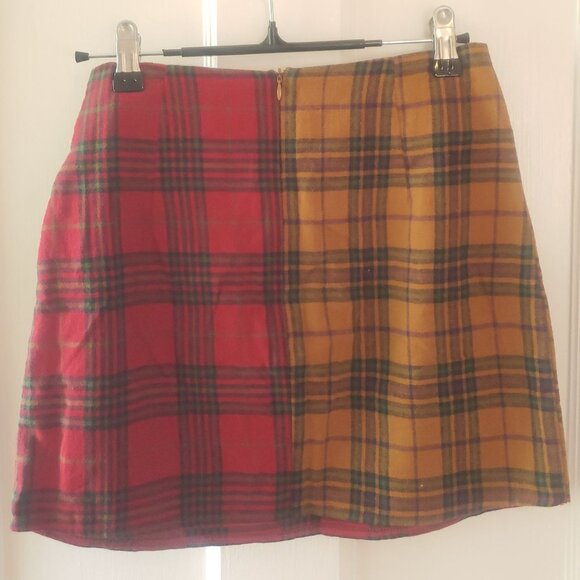 Two tone plaid mini skirt - Picture 3 of 7